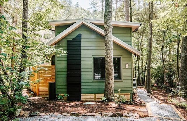 Serene 2BR Riverfront Modern Retreat | Hot Tub