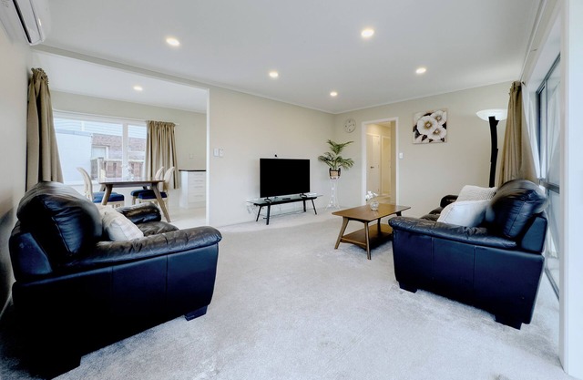 Serene 3 Bedroom Home in Pakuranga