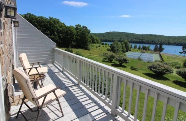 Serene 3BR Lake House w/ breathtaking view