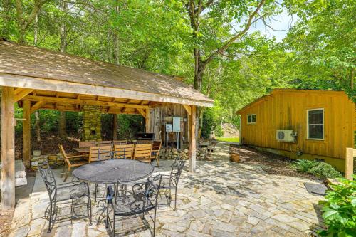 Serene Cabin with Pond and Creek on South Saluda River