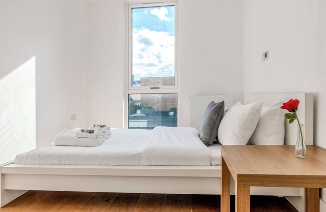 Serene & Calm 2BR flat in quiet Croydon