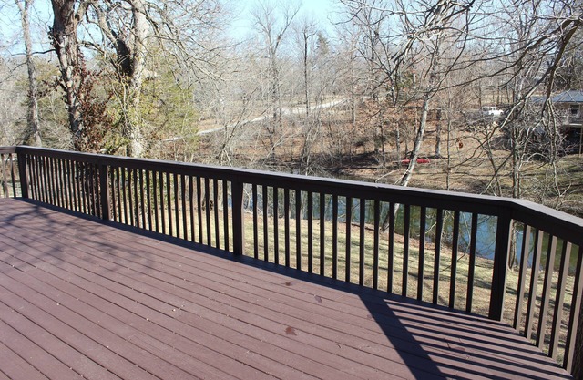 Serene Family Retreat South Springfield ~ Wi-Fi & Billiards, View, Backyard