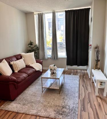 Serene Queen Room Shared Unit
