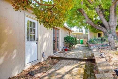 Serene Studio in SF Suburbs Quiet and Cat Friendly!