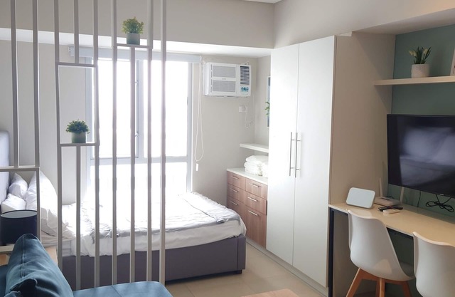 Serene studio with AC in vibrant IT park of Cebu City