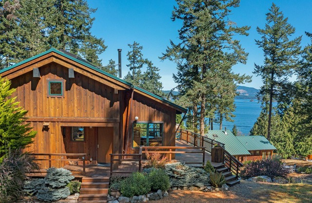 Serene Waterview Cabin Near Friday Harbor