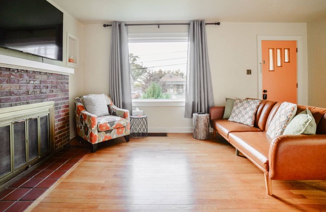 Serenity House near Hospitals University and Downtown Cape - Fast Wifi