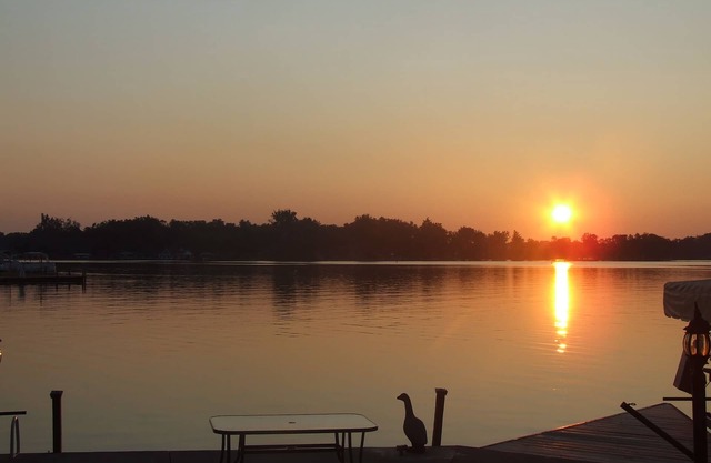 Serenity Lakefront Home on Techumseh Island - Sleeps 6, 2BR, 1.5Bath, Boat Dock
