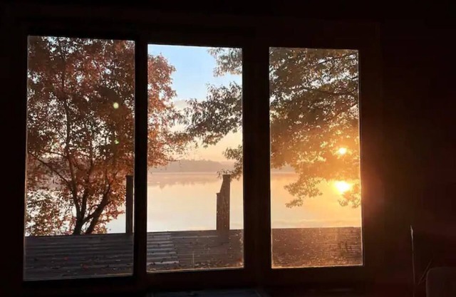 Serenity on Serpent - Entire Home on Serpent Lake, Year-Round Enjoyment