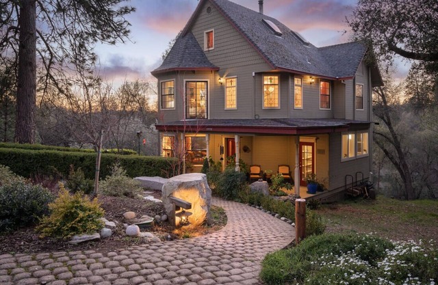 Serenity Ridge A Unique Property - Entire Home in Diamond Springs, California