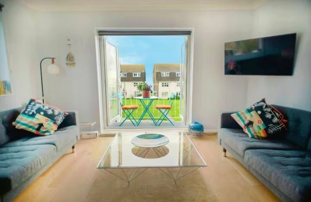 Serenity - Sea View Duplex - close to the gorgeous scenic town