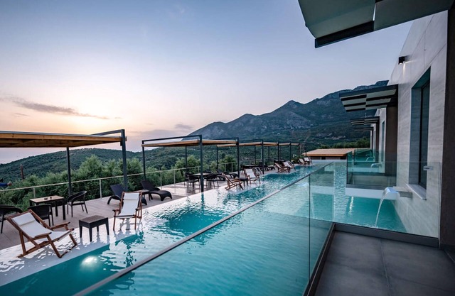 Serenity Suites Sea View 2
