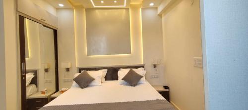 Service Apartment