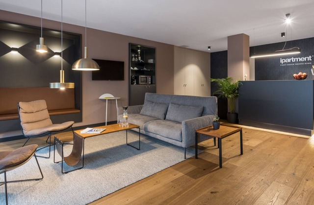 Serviced apartment in Frankfurt Bahnhofsviertel, center, long-term, free WiFi