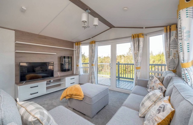 Seton Sands Kings Barnes | 3BR| Parking | Wi-Fi