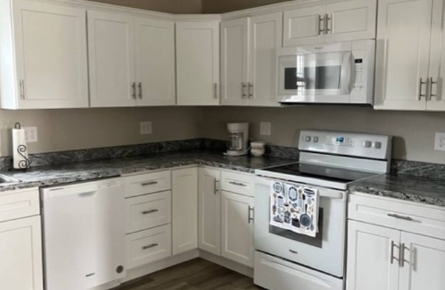Seymour Southern Comfort. New build 2-bedroom duplex that comfortably sleeps 6.