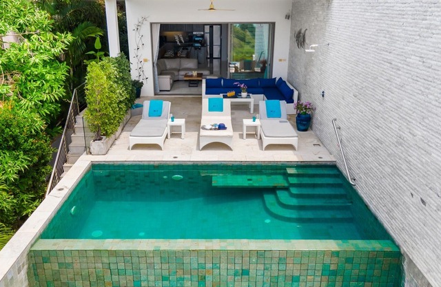 Shades of Blue luxury villa for rent