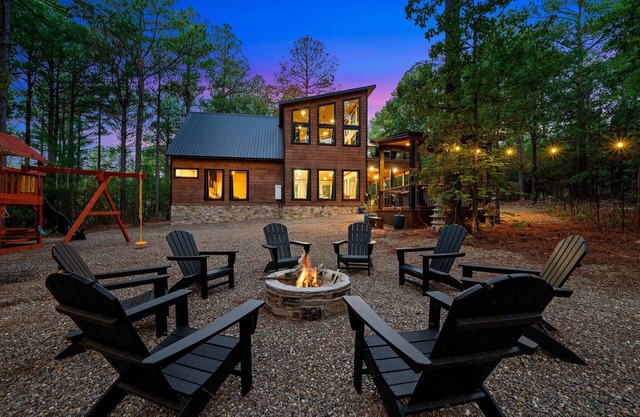 Shangri-La DeeDa,Suffleboard,Foosball,HotTub,Pool Table,Playset