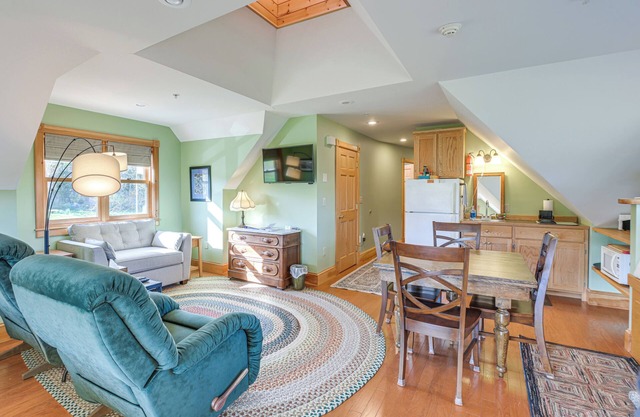 Shared Dock & Fire Pit: Peaceful Surry Studio!