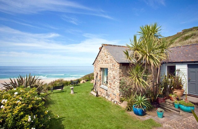 Sheldrake, Beach Villa, Sea-views, Large Garden