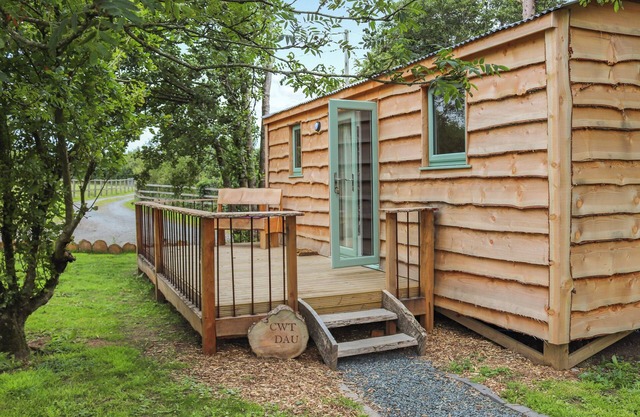 Shepherds Hut Two - UK48783