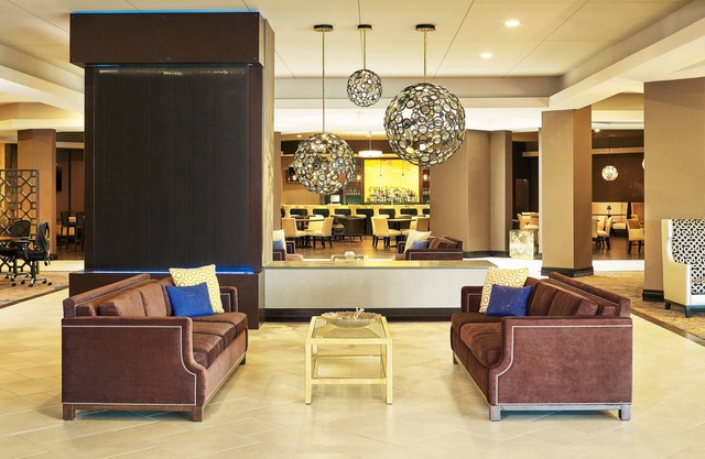 Sheraton Lisle Naperville Hotel
