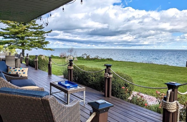 Sheridan Shores Escape - Hot Tub w Amazing Views!