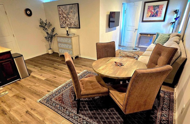 Sherman Oaks Cozy Guest House