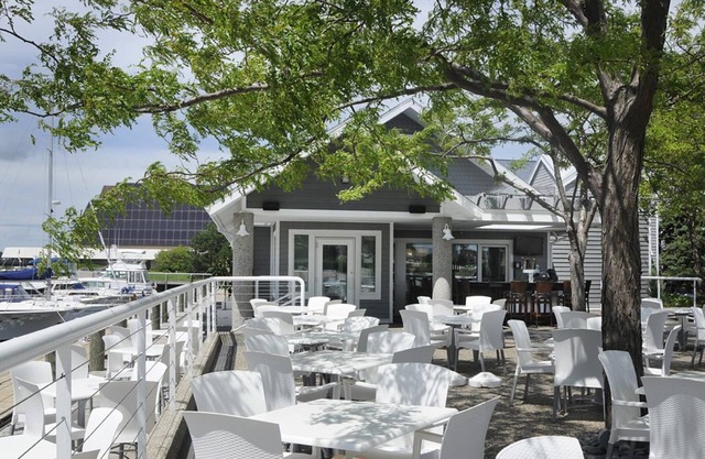 Shoreline Inn & Conference Center, an Ascend Collection Hotel