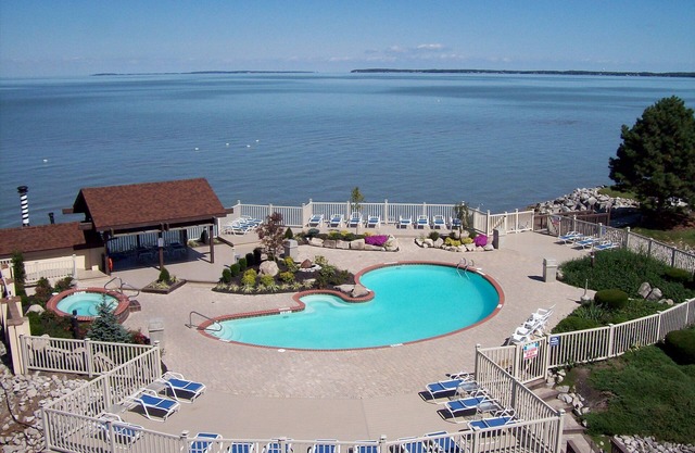 Shores #48: 3 BR / 2 BA Sleeps 8
