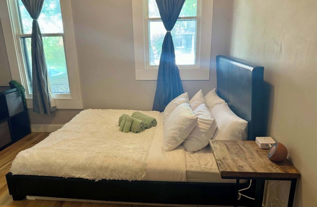 Short North - Prime Location - Free Parking