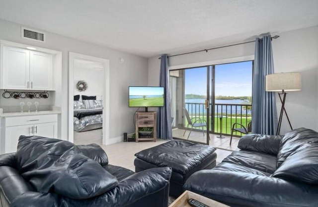 Short term, long term rental welcome.90 day minimum stay on the Gulf.