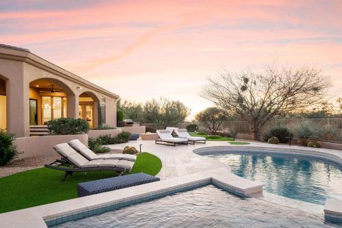 Sierra Luxe Home - Chic Design Dream Backyard with Pool
