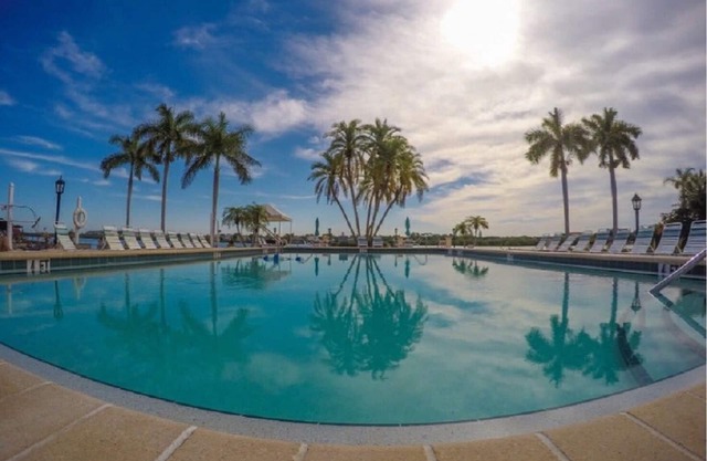 Siesta Key For Me @ The Palm Bay Club