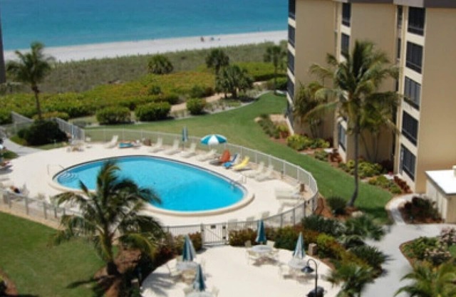 Siesta Key Secluded Resort Private beach 2 Pools Tennis Pickleball