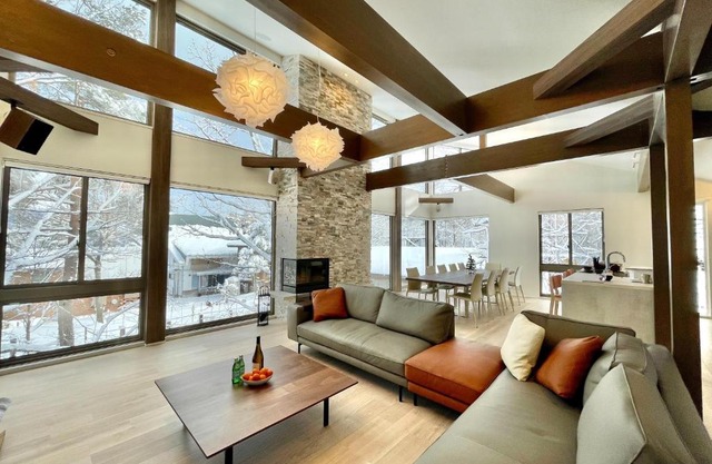 Silver Maple Chalet by Hakuba White Fox Company