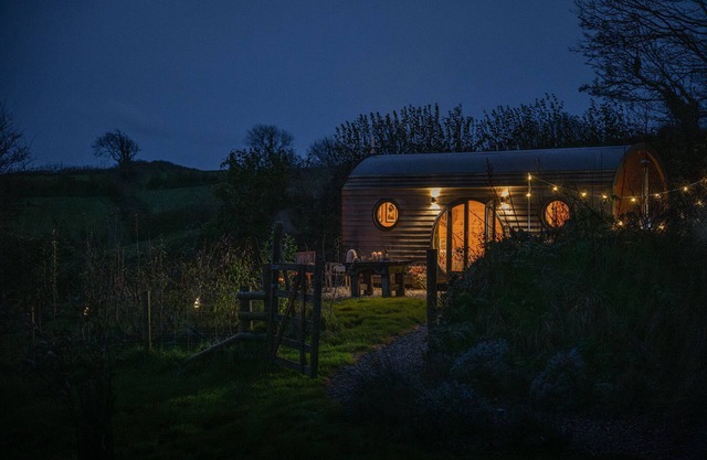 Silver Moon - a cabin that sleeps 2 guests
