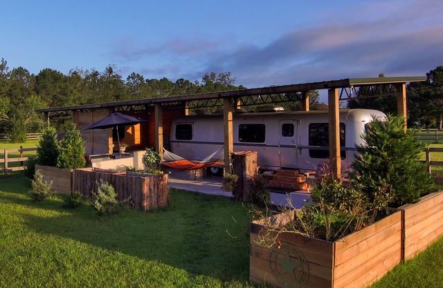 Silver Star Glamping at its best ! Huge 30ft Airstream with everything and more