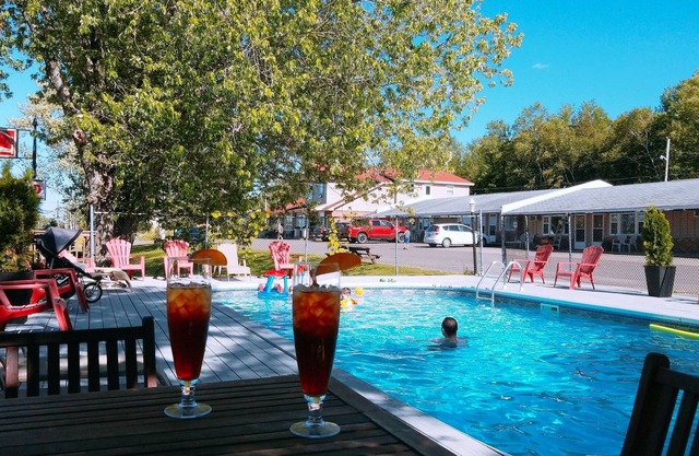Silverwood Inn & Suites