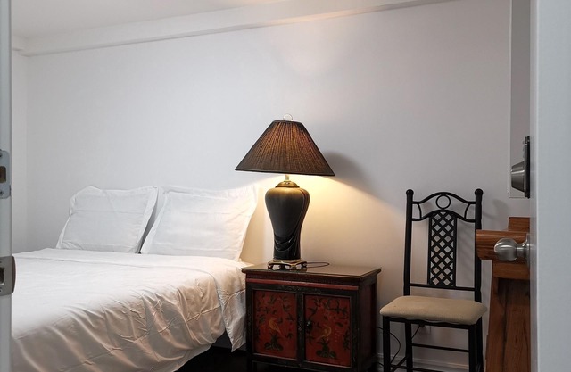 Simple & Tidy Private Rm @ Basement