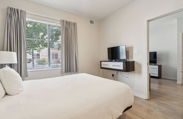 Simplicity 1103 I Spacious 1Bd/1bth Apartment