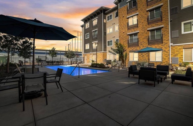 Simplicity At the Rim 1213 I Comfy 2 Bed 2 Bath