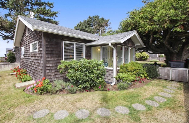 Singing Sands - Beachcomber Vacation Homes