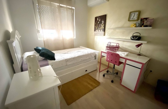 Single city room/very central/cozy