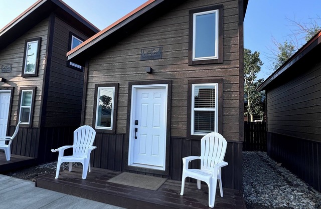 Sinopah Mountain Chalet