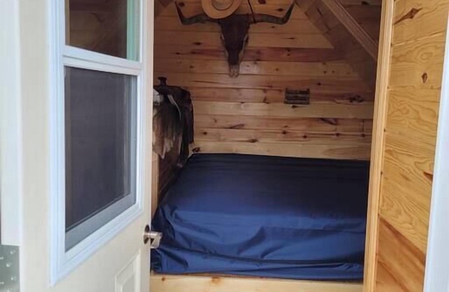 Site17-18 Glamping Bunkie & Tent-Small Urban Farm