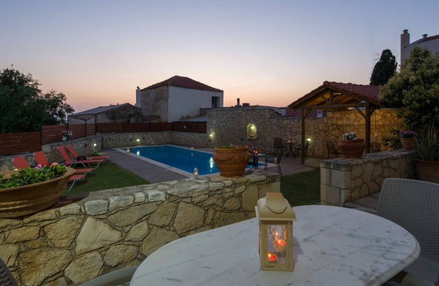 Skandalis Apartments with sea & pool view (Klio)