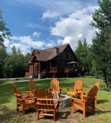Ski Chalet btwn SundayRiver & MtAbram