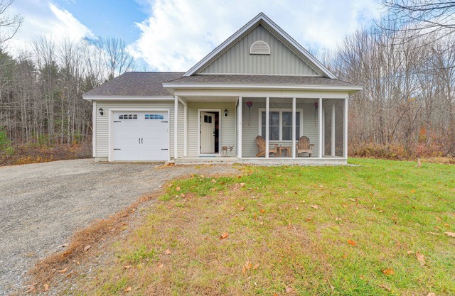 Ski, Hike & Boat: Modern Bridgton Retreat