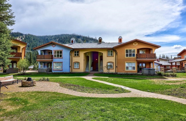 Ski-In 2BR w/Private Hot Tub Walk to Village Cozy & Spacious Retreat